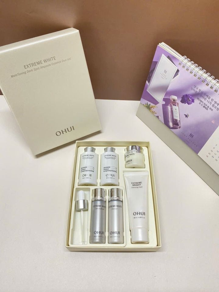 OHUI Extreme White Melatoning Dark Spot Ampoule Essence Duo Set